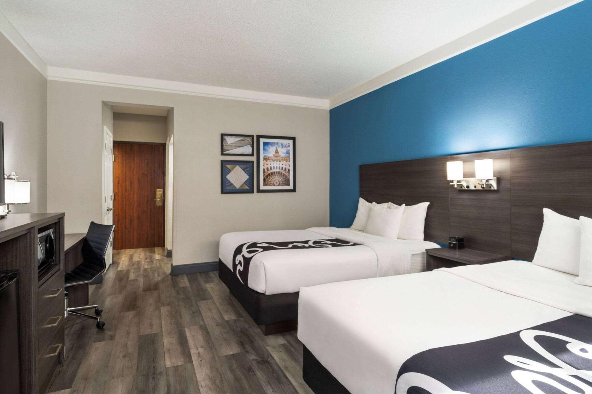 La Quinta By Wyndham Round Rock North Hotel Exterior photo