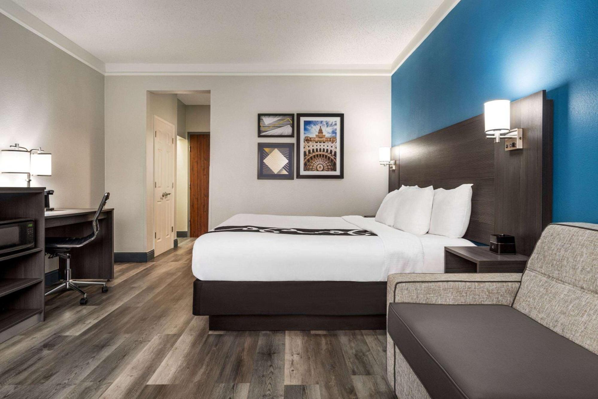 La Quinta By Wyndham Round Rock North Hotel Exterior photo